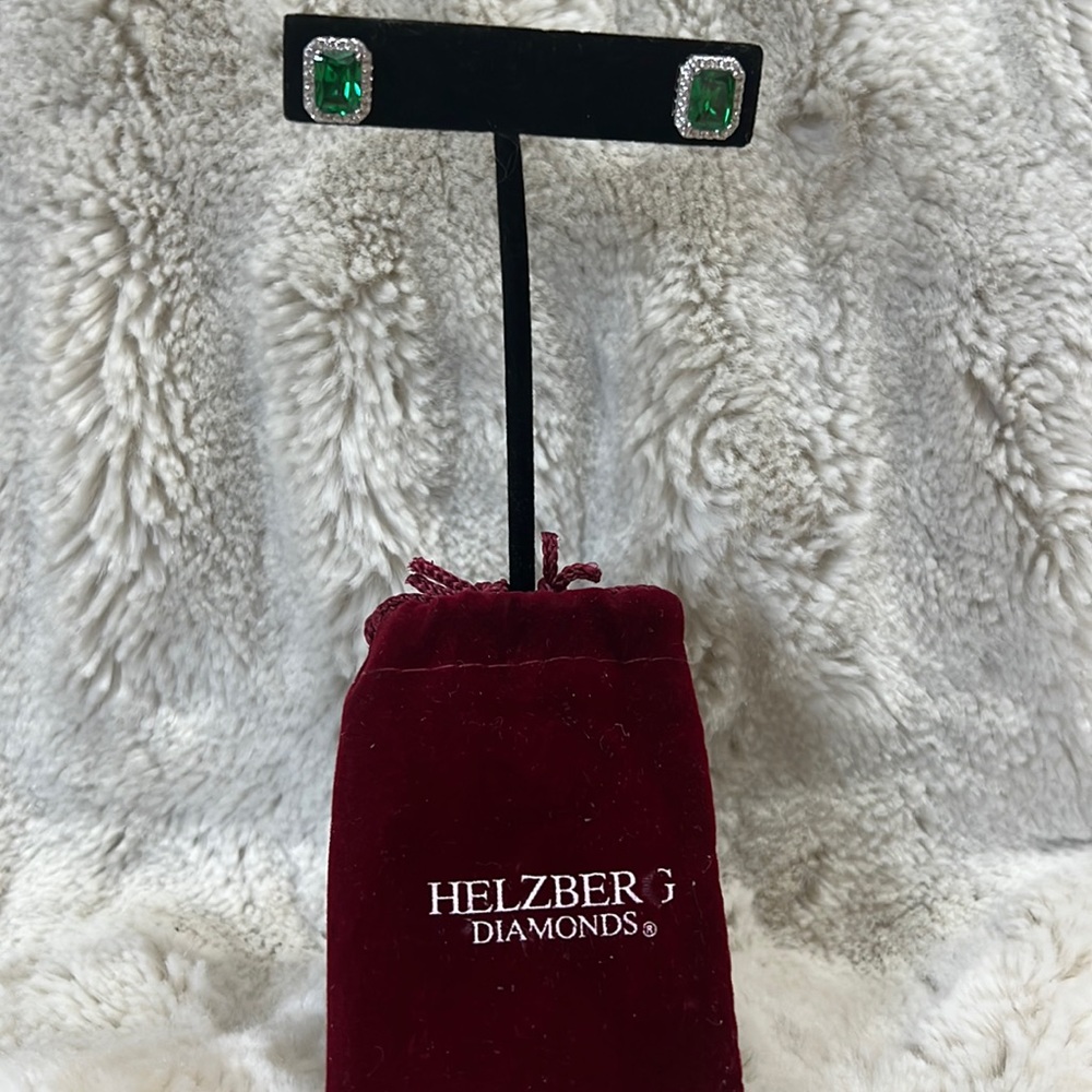 Helzberg Diamonds Emerald stud Earrings